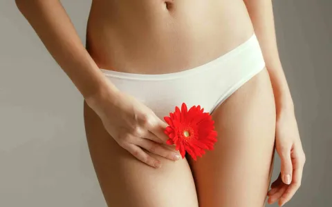 Perdite vaginali: quali tipologie esistono e come gestirle per una corretta salute intima