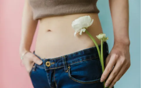 Corretta igiene di vagina e vulva: i consigli di Saugella